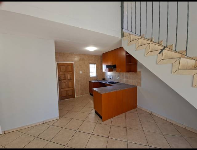 3 BEDROOM TOWNHOUSE FOR SALE IN ILLIONDALE